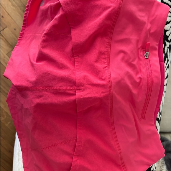 Lululemon Speed Up Shorts - Picture 2 of 4